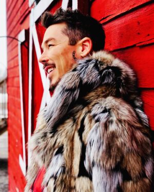 David Bromstad Instagram - Another year another journey! Yup, it’s that time again. My Birthday! 🎂 🎉 🥳 Turning 48 feels like any other year just a little more stiff and achy. Ugh! 😂 👴 Man it’s been a unique year, not just for me but for everyone. We have all taken a journey no one could have expected. There has been some really amazing ups and some really hard downs. But u know what? I woke up this morning and that is a blessing I will never get tired of! Love u guys so much! Thank u for your amazing love u have showered me with this past 15 years! U guys are incredible and delicious! Here’s a few lerks for u to enjoy. U know I love my fashions! 😘