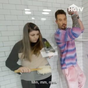 David Bromstad Instagram - Did I ever tell you how much I love my job? And how much I love this winner from Massachusetts?! Brand spanking new episode on tonight at 9/8c on @hgtv and @discoveryplus