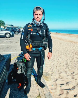 David Castro Instagram - Scuba certified👌🏼🦈🌊