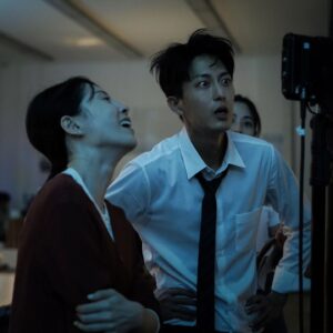 David Chiu Instagram - -
將靈感化為普世的感動，
盡可能讓更多人知道，
是值得嘗試的。
-
但也不能因此完全削除獨創性。
-
確實，
人們會下意識地摒除難以理解的東西。
-
然而，
魅力是一種結合正常與異常的東西。
一旦去除異常，
魅力便蕩然無存。
-
所謂獨創性，
必定帶有一定程度瘋狂的魅力。
-