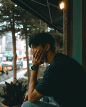 David Chiu Instagram - -
大部分的時候，
我們會步行到隔壁巷的咖啡廳。
-
我喜歡二樓的半戶外區，
那裡沒有圍牆，
你隨時可以縱身一躍。
-
📷 @birdynio 
-