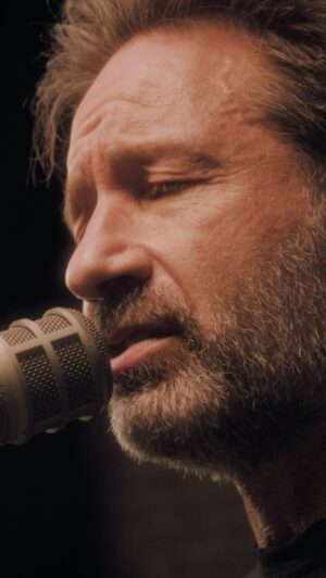 David Duchovny Instagram - 'Gestureland' is out now on vinyl.

To celebrate, we'll be sharing a few in-studio performances. First up is "Layin' on the Tracks,” filmed at Atomic Sound in Brooklyn, NY.

#Gestureland
