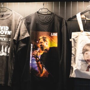 David Duchovny Instagram - Take me back to Europe. 

Tour t-shirts now available online at www.davidduchovnymerch.com

📸: @byjanejimenez