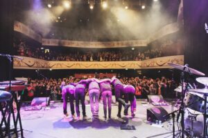 David Duchovny Instagram - 2023 European Tour Tickets on sale now.

Here are some of our favorite crowds from the last time we were in Europe, can’t wait to see you again. 

📸: @byjanejimenez