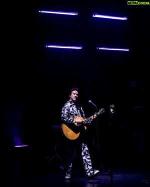 David Fonseca Instagram - Que noite magnífica em Ovar! Obrigado pela casa cheia e por terem feito a festa connosco, foi incrível!