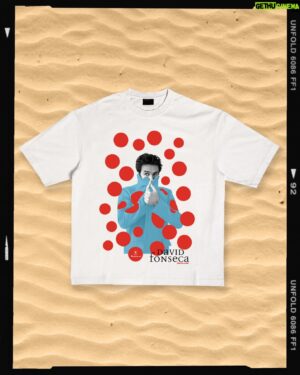 David Fonseca Instagram - A última serigrafia esgotou rapidamente, mas há mais novidades na loja! AVISO: ESTAS T-SHIRTS FAZEM PARECER QUALQUER UM MAIS BONITO, MAS NÃO MAIS INTELIGENTE.

(estamos a trabalhar nisso)