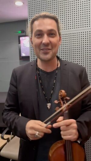 David Garrett Instagram - 75 shows in 8 months. Let‘s go on stage! 

@rogiervanwegberg 
@franckvanderheijden 

#wuhan #wuhansymphonyorchestra #china #lastshow #conductor #orchestra #itsawrap #seeyounextyear #renchangfu