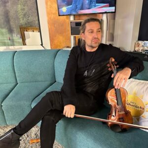 David Garrett Instagram - Thank you @fruehstuecksfernsehen for having me ☀️

“Seven Nation Army (David Garrett Edition)” - the Stadium Version will premiere on YouTube today at 6pm (MESZ) 🎻🏟️⚽️

My new Album „Millennium Symphony“ with amazing new music is coming out in October. Pre-order the album via my shop 🎻 and get an exclusive pre-sale.

#davidgarrett #millenniumsymphony #euro2024 #em2024