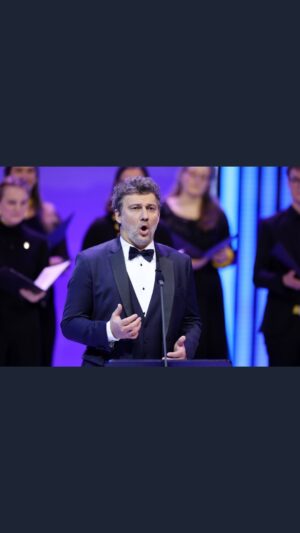 David Garrett Instagram - I had a wonderful time performing “Nelle tue mani [Now We Are Free]” and “Conquest of Paradise” this evening at the UEFA (@uefa_official) EURO 2024 final tournament draw at Hamburg’s Elbphilharmonie (@elbphilharmonie).

You can watch the replay of the UEFA draw via the link in my stories, and listen to these songs on my latest album, “The Sound of Movies.”

🎻: @davidgarrettinsta 

Footage courtesy of UEFA