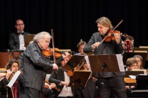 David Garrett Instagram - Some amazing photos from photographer 📸
@haslerfoto from our concert in #Interlaken. I‘ve given my debut as a conductor of @johnrhaywood and my piano concerto #oneworld performed by @olgascheps 
Not to forget some pieces of Kreisler & Gluck with Olga and finally duos with my former violin-teacher @zakhar_bron