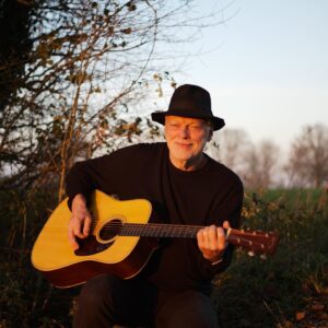 David Gilmour Instagram - Very pleased to be working with @martinguitar on the D-35 David Gilmour Custom Signature Edition, as 6 and 12 string models (the 6 string is based on my 1940s Martin D-18). This collaboration will support my Charitable Foundation. Full details at www.martinguitar.com/gilmour

📷 @pollysamson