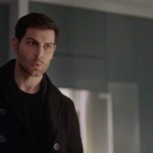 David Giuntoli Instagram - Tonight. All new #amillionlittlethings
this is pretty much all Eddie does in tonight’s episode!