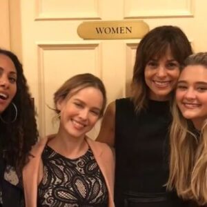 David Giuntoli Instagram - i’m with you, ladies. perhaps TOO with you. 
#internationalwomensday

#amillionlittlethings