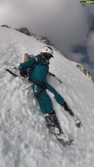 David Göttler Instagram - Always remember, if flying or skiing aren’t an option to get down down quickly, sliding on your bum might be next best 😉. 
Speedy descending from just below 7000m after our summit attempt.
.
#neverstopexploring @thenorthfacede @thenorthfaceuk 
@leki.ski.outdoor 
@julbo_eyewear 
#NangaParbat #expedition #8000 #noO2 #alpinestyle