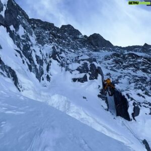 David Göttler Instagram - Best chance to be alone on an alpine climb in Chamonix? Go climbing on a powder day! 😬
Thanks @sethkeena for sacrificing a ski day. 🙏🏻
.
#neverstopexploring @thenorthfacede #chamonix #playground #trainingday #summitseries #mixedclimbing #alpineclimbing