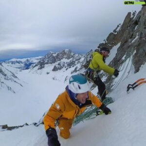David Göttler Instagram - Best chance to be alone on an alpine climb in Chamonix? Go climbing on a powder day! 😬
Thanks @sethkeena for sacrificing a ski day. 🙏🏻
.
#neverstopexploring @thenorthfacede #chamonix #playground #trainingday #summitseries #mixedclimbing #alpineclimbing