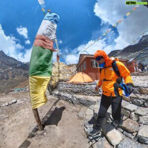David Göttler Instagram - Trekking season is just around the corner for a lot of people, so in this week’s episode I will share the details of my trekking kit with you.
Just a disclaimer tho: my kit is pretty light and minimalistic, but trekking up the Khumbu, or to a remote base camp, or even a hut to hut trek in the European Alps are all so much more enjoyable with next to nothing in your pack! Don’t you agree? 
Check out the full episode of #MountainMentor on youtube.
.
📸: #1 @mike_d_arnold 
.
#mountainmentor #monday #trekking #wandern #kumbu #annapurnatrek #ebctrek #lightandfree #trekkingkit #himalayas #nepal #youtubechannel @thenorthfacede @alpsolut.pictures