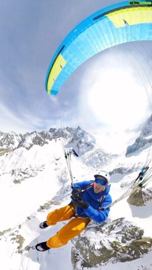 David Göttler Instagram - I love it when a plan C comes together! 😉
.
🎥: @insta360 #X3 
.
#neverstopexploring #climbandfly #filaplomb #alpinism @thenorthfacede @team_edelrid #edelrid #maurtengel100 @maurten_official @niviukparagliders #skin3p #chamonix