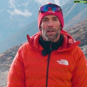David Göttler Instagram - Nur wenige haben es gewagt, einen Achttausender im alpinen Stil zu besteigen, aber noch niemand hat es im Winter geschafft.

@david_goettler und @hervebarmasse versuchen, gegen extreme Temperaturen, feindliche Umgebungen und alle Widrigkeiten Geschichte zu schreiben. Bei dieser Winterexpedition versuchen die beiden Profi-Bergsteiger, den Gipfel eines dieser drei Giganten - Annapurna, Dhaulagiri oder Nanga Parbat - im echten alpinen Stil zu besteigen, d.h. sie tragen die gesamte Verpflegung, Unterkunft und Ausrüstung mit sich und verlassen sich nicht auf künstlichen Sauerstoff und Fixseile.

Verfolgt ihre unglaubliche Reise und erfahrt, welchen Prozess David und Hervé auf ihrem Weg durchlaufen haben. Bleibt dran für mehr, Link in Bio.

#NeverStopExploring