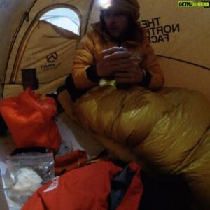 David Göttler Instagram - What should you eat when you’re attempting a big mountain? How do you cook it up there in a tiny tent? It’s actually a bit more tricky than you might think. I’ve tried so many things over the years and in this week’s #MountainMentor episode I share what food and food prep looks like for me right now on a big mountain. 
I’m curious to hear what your favourite mountain foods are. Let me know in the comments.
Hit the link in my bio to watch the episode.
.
#mountainmentor #monday #food #cooking #mountains #expeditions #himalayas #everest #maurten @thenorthfacede @alpsolut.pictures @maurten_official