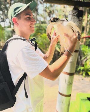 David Gránský Instagram - 𝙎𝙚𝙖 𝙏𝙪𝙧𝙩𝙡𝙚 𝙋𝙧𝙤𝙟𝙚𝙘𝙩 - 
Organizace na ochranu zvířat na Srí Lance 🌊

𝗗𝗮𝘆 #14 🇱🇰🌴