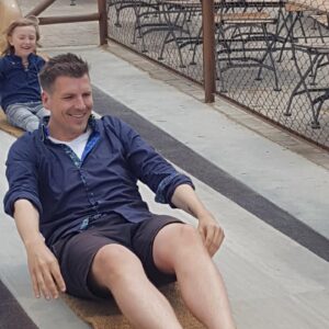 David Hain Instagram - „Achtung: Der kleine Herr Hain möchte bitte aus dem Ballparadies abgeholt werden...“