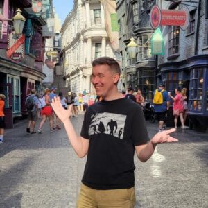 David Howard Thornton Instagram - Enjoying a day at Universal Studios before Spooky Empire this weekend!