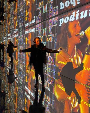David Lantin Instagram - 🔵 Ce soir dès 20H30 sur France Bleu je vous emmène avec moi au cœur de l’exposition consacrée à la vie, la carrière et le destin de notre taulier #johnnyhallyday 

👉 @johnnyhallydaylexposition 

🔹Pour l’occasion je recevrai Bruno REMICHE le commissaire de l’exposition et vous entendrez @lhallyday nous parler avec émotion de cette superbe exposition à découvrir actuellement au  Parc des Expos Porte de Versailles à Paris 

🔸Tous les jours dès le 22 décembre 2023 de 10h à 19h.
Durée de la visite : environ 2h
Dernière entrée à 17h