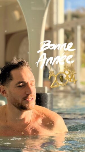 David Lantin Instagram - Fermons les yeux… et souhaitons nous une année #2024 de paix, de sérénité et de bienveillance 🙏