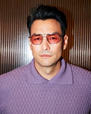 David Lee McInnis Instagram - Repost from @gq_korea
•
#광고 프렌치 클래식 맨즈웨어 브랜드 '다니엘 크레뮤(Daniel Crémieux)'가 배우 데이비드 맥기니스와 2021 F/W 컬렉션을 선보였습니다. 이번 컬렉션은 ‘어떤 스타일에도 진짜 나는 달라지지 않는다’라는 콘셉트의 ‘THIS IS ME'라는 시즌 메시지를b 담아 다양한 상황 속에서도 흔들리지 않는 나를 표현했습니다. 섬세한 패브릭과 정교한 테일러링, 고급스러운 스타일링이 함께한 다니엘 크레뮤를 만나보세요.

@danielcremieux.kr  @davidleemcinnis  #danielcrewschubb mieuxkr  #GQKOREA