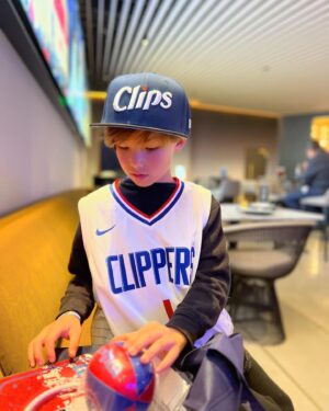 David Lee McInnis Instagram - GO CLIPS!!
Thanks so much @missjamielee for making A’s first game insanely memorable!! 🙏🏻💙🙏🏻💙🙏🏻