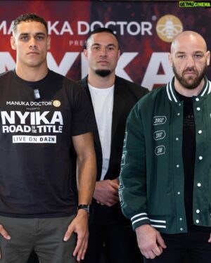 David Nyika Instagram - Unbeaten Kiwi star @davidnyika will put his undefeated record on the line against world class Aussie @blakecaparello. 📣

Former WBO world light heavyweight challenger Blake Caparello has defeated a host of Kiwi stars over a stellar 37-fight career. 🥊

The pair faced off for the first time in Auckland today in front of a full media scrum, promising fireworks come September 14!💥

All aboard for this trans-Tasman showdown! 🇳🇿🇦🇺

DAVID NYIKA ROAD TO THE TITLE 🏆
Presented by @manukadrnz

📍Viaduct Events Centre Auckland
🗓️ Saturday 14 September 

Live and exclusively on DAZN.com📱📺💻

Limited corporate tables available. 
Register your interest now as tables will sell out fast. 🏎️💨

➡️ ducoevents.com/nyika

#RoadToTheTitle #CruiserWeight #Boxing #DAZN #KO