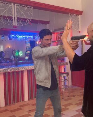 David Palacio Instagram - La primera foto fue tomada el primer día que pisé el set de #RominaPoderosa. Que loco todo lo que ha pasado desde ese día. 
Que CHIMBAA haberle dado vida al “CALIDOSO”. Me siento feliz, afortunado y muy agradecido con todas las personas que han sido parte de esta historia, desde los que estuvimos día a día creando, hasta todos los que nos recibieron en sus casas cada noche.
GRACIAS @cubanacub @maferhenao @clausanmor @saidch10 #rafamartinez @herneylunadirector @caracoltv y todos los involucrados en darme esta responsabilidad! Que reto mas hermoso.
Y a todo el elenco de @romina.poderosa GRACIAS! Son unos tesos! Los admiro a cada uno de ustedes.
La dimos toda compañeros.
Hoy termina esta historia pero solo por @caracoltv 
@netflixlat nos vemos el 27 ⚡️⚡️⚡️⚡️