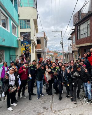 David Palacio Instagram - La primera foto fue tomada el primer día que pisé el set de #RominaPoderosa. Que loco todo lo que ha pasado desde ese día. 
Que CHIMBAA haberle dado vida al “CALIDOSO”. Me siento feliz, afortunado y muy agradecido con todas las personas que han sido parte de esta historia, desde los que estuvimos día a día creando, hasta todos los que nos recibieron en sus casas cada noche.
GRACIAS @cubanacub @maferhenao @clausanmor @saidch10 #rafamartinez @herneylunadirector @caracoltv y todos los involucrados en darme esta responsabilidad! Que reto mas hermoso.
Y a todo el elenco de @romina.poderosa GRACIAS! Son unos tesos! Los admiro a cada uno de ustedes.
La dimos toda compañeros.
Hoy termina esta historia pero solo por @caracoltv 
@netflixlat nos vemos el 27 ⚡️⚡️⚡️⚡️