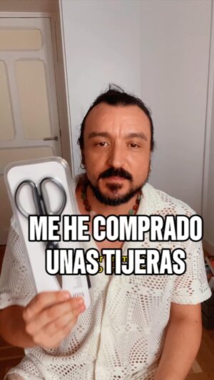 David Pareja Instagram - A quién más le ha pasado? 😭🤬 #humor