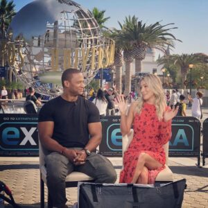 David Ramsey Instagram - That’s me co-hosting, talking  #arrow and all the news with @reneebargh on @extratv WATCH!#extratv