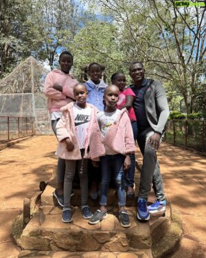David Rudisha Instagram - These December holiday inabidi ni changamke na hawa majamaa wangu.
