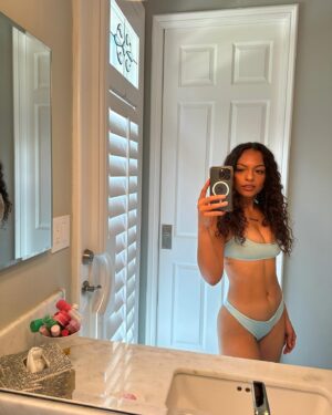 Davida Williams Instagram - It’s my season for these ok