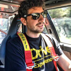Davide Cironi Instagram - Grazie all'organizzazione del @costasmeraldastorico per questi giorni indimenticabili al volante della 16v!

#CostaSmeralda #Rally #Lancia #Delta #MartiniRacing #Integrale #16v #Storico #meeting #Racing #event #sassari #ACI #037 #evoluzione