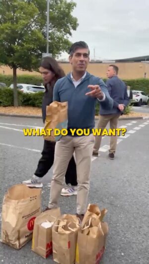 Dawn Butler Instagram - Why is the food on the floor in the middle of the road? Who does that? Street food doesn’t mean you eat it off the street! 

Is that how they think working class people act?

Very offensive!