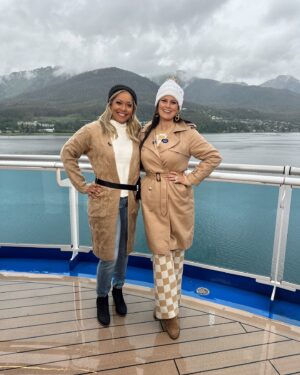 Dawn McCoy Instagram - Tune into NBC California Live @nbccalive today at 11:30 am as we set sail aboard @princesscruises Discovery Princess and discover the beautiful wonders of Alaska! 🛳️ 
From breathtaking glaciers to thrilling wildlife encounters, Princess Cruises offers the ultimate adventure. 
With 55 years of sailing to Alaska, Princess is the #1 choice for experiencing this scenic paradise. 
Book your next adventure at princess.com 

#PrincessPartner 
#sponsored

Blue coat, onesie & tan checkered set: @showmeyourmumu 
Tan trench & purple palazzo set: @anntaylor