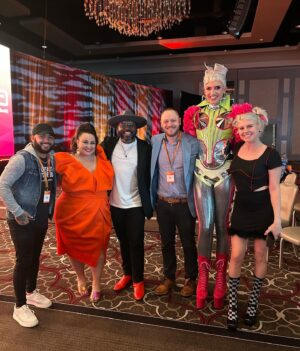 Daya Betty Instagram - 🩸💉I can do anything… 
except make insulin 💉🩸
I had the opportunity to speak at the @freestylediabetes National Sales Meeting this year as well as meet with representatives to learn more about future technology advancements made for diabetics such as myself. It was an honor and privilege to be surrounded by such a passionate and dedicated a community. Thanks to their scientists and team, @freestylediabetes are making it easier for me to live life to my fullest! 

Learn more about the FreeStyle Libre
2 and 3 systems by visiting
FreeStyleLibre2.us and FreeStyleLibre3.us.
@AbbottGlobal @FreeStyleDiabetes
#TeamFreeStyleLibre #freestylediabetes #diabetes #dayabetty