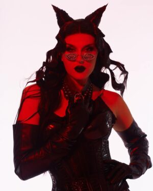 Daya Betty Instagram - ‼️U BETTER WERK DIVA, THE HOUSE DOWN BOOTS MAMA, YAS GAWD‼️

💇🏻‍♀️: @wigsbyonions 
👗: @moschino 
👓: @smileygoods 
📸: @ericrichardmagnussen 

#rupaulsdragrace #dayabetty #gay
