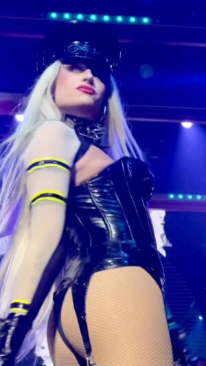 Daya Betty Instagram - Sizzy That Walk @dayabetty @rupaulsdragrace Vegas Live with @jaidaehall @derrickbarry @lawrencechaney and @jorgeous_1 by @worldofwonder and Voss Events #dragracelive #dragracevegas #dayabetty