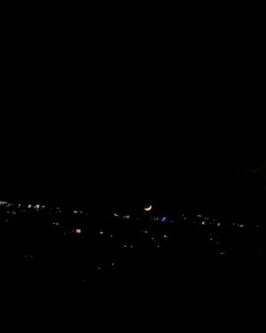 Dayahang Rai Instagram - त्यो चन्द्रमाले हामीलाई देख्यो की देखेन , तर हामीले देख्यौ है !!!