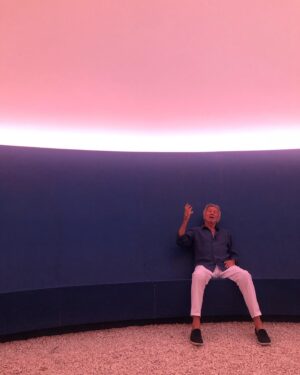 Dayle Haddon Instagram - Dinner at the supremely talented Bernar Venet and his beautiful wife  Diane in Le Muy. Named ‘the greatest living artist in France’ his  sculptures soar into space transferring the feeling of power and yet giving an opposing sense of lightness. The oval ‘eye’ captures the sky yet inside the colors slowly change giving another perception every few seconds of the frames space. Calming and zen! The cortin steel beams in the evening seem like airy dinosaur bones abandoned in the night thousands of years ago. Dreamy yet powerful and inspiring! 
Thank you @bernarvenetstudio and @dianevenet for a wonderful dinner and very inspiring evening. I came away feeling i can do more in the world. 
Thank you @flammariondebokay for this wonderful introduction. @venetfoundation @chateaufontainebleau #art #sculptures #bernarvenet #greatartists #inspiration #lemuy