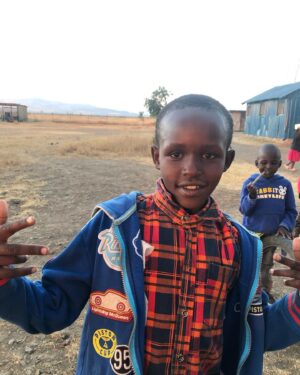 Dayle Haddon Instagram - Our beautiful young children in Nanyuki #Kenya. From many different backgrounds, they are full of joy despite what they’ve been through. The programs @thesimamaproject_  puts together supported by the tremendous love and dedication the staff provides to give them the loving home they lack is impressive. Each year I see the positive change in each child and I know I have the BEST partner on the ground in Kenya with @thesimamaproject_  Thank you for all you do. These children’s stories are a remarkable testament to the power of spirit against all odds…from running away at 6 years old to avoid a marriage to an old man to abandonment, beatings and abuse …and yet they found their way to #the center of worth, @thesimamaproject_ and @women1one to get the love support and education they so badly need.  We are pictured on the new land we want to develop to give them a safe permanent home. You can help support this project through the link in my bio. Much love and gratitude for helping us help these worthy children…our future!!
 Our deepest thanks to the wonderful foundation @artemisrisingfoundation who have supported our work with the most needy children from the very beginning.. thank you from the bottom of our hearts. We couldn’t do this work without your generous support🙏🙏🙏❤️ #womenone #artemisrisingfoundation #reginakscully @reginascully #women1one #thesimamaproject #helpingchildren #educateagirl #futurepromise #centerofworth #kenya #nanuki #makeadifference #gratitudechallenge #educateher #educateagirlchangethenation