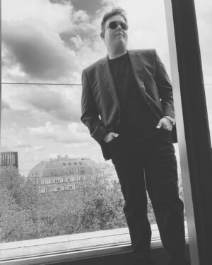Daz Black Instagram - At the Premiere for #oppenheimer I hear this movie is the bomb 💣 Thanks for having me @universalpictures