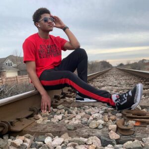 DeShawn Snow Instagram - Screaming Happy 18th Birthday to my third heartbeat 🎉🎂 My chipmunk, my twin, my baby boy...I am proud of your courage, your fierce determination and your perseverance. 👊🏾 I can’t wait to see how God uses you and the huge impact you will make in the lives of others. My love for you is unconditional and I will always be in your corner💯 Keep shooting for the stars and may all your dreams come true 🤩 Happy Birthday Jarren❤️