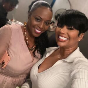 DeShawn Snow Instagram - Had such a fun time at the fabulous baby reveal hosted by @shereewhitfield for her beautiful granddaughter @meccawhitfield_ 🩷🧸🩷 Hair/Mua/Stylist: @designer_elijah_ 
#MeccasWorld #RHOA I